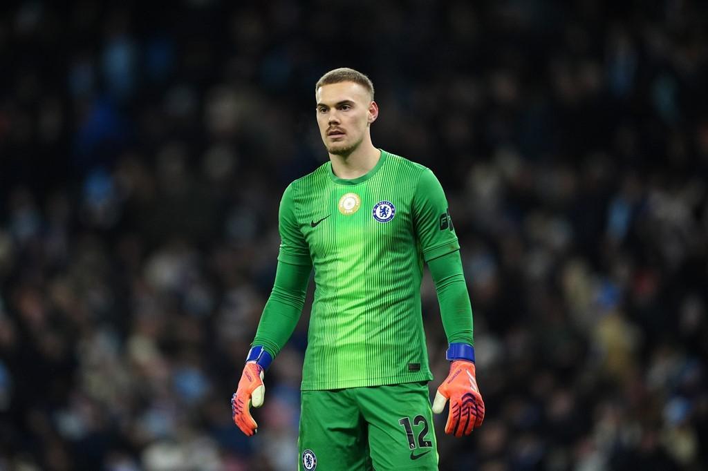 天空：切尔西不愿放约恩森离队，他在上周的比赛中受了伤